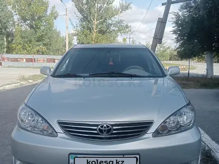 Toyota Camry 2005 года за 5 500 000 тг. в Темиртау