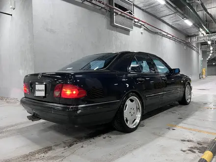 Mercedes-Benz E 240 1997 года за 2 900 000 тг. в Астана – фото 5