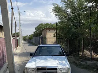 Mercedes-Benz 190