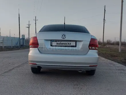 Volkswagen Polo 2015 года за 6 200 000 тг. в Уральск – фото 2