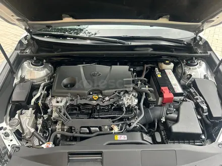 Toyota Camry Prestige 2023 года за 15 790 000 тг. в Алматы – фото 26