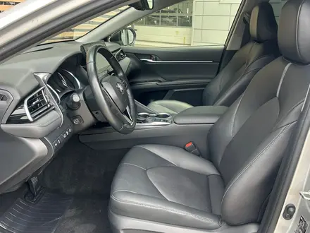 Toyota Camry Prestige 2023 года за 15 790 000 тг. в Алматы – фото 10