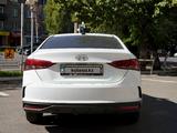 Hyundai Accent 2021 года за 7 200 000 тг. в Алматы – фото 2