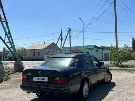 Mercedes-Benz E 200 1993 года за 2 000 000 тг. в Кызылорда – фото 6