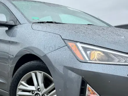 Hyundai Elantra 2019 года за 4 499 990 тг. в Уральск – фото 2