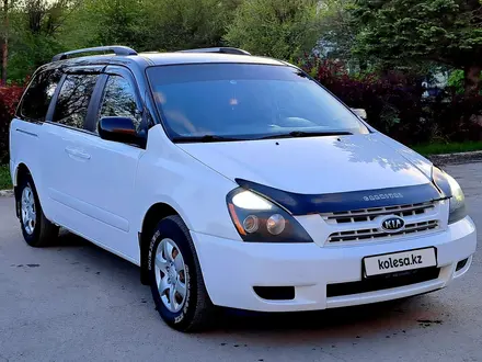 Kia Carnival 2009 года за 7 500 000 тг. в Актобе – фото 27