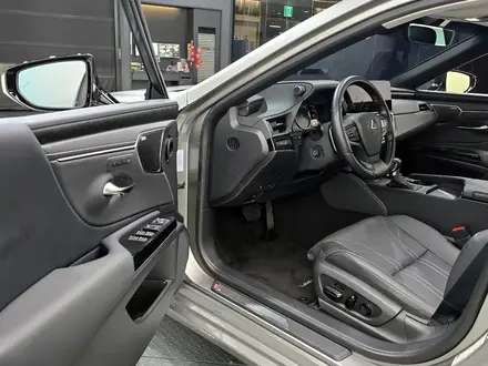 Lexus ES 300h Luxury 2.5 2024 года за 23 000 000 тг. в Алматы – фото 11