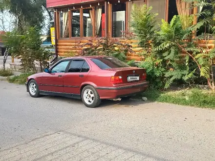 BMW 320 1993 года за 2 000 000 тг. в Алматы – фото 2