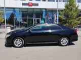 Toyota Camry 2013 года за 7 650 000 тг. в Актобе – фото 5