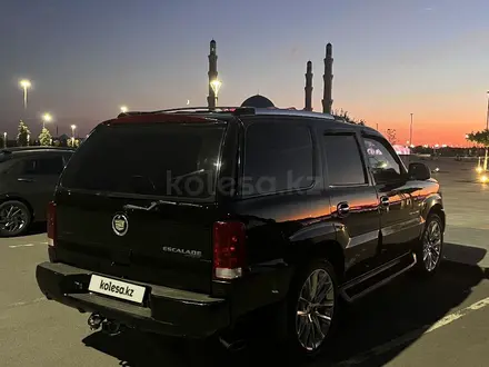 Cadillac Escalade 2002 года за 8 000 000 тг. в Актобе – фото 3