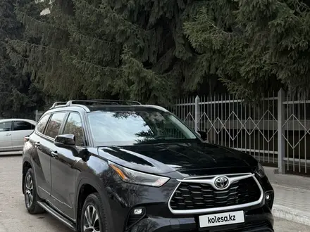 Toyota Highlander 2023 года за 24 500 000 тг. в Алматы – фото 16