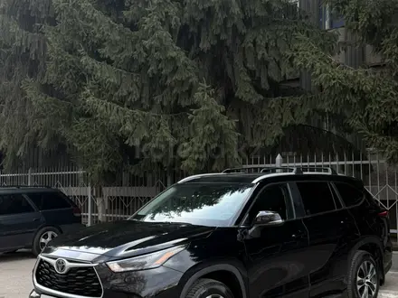 Toyota Highlander 2023 года за 24 500 000 тг. в Алматы