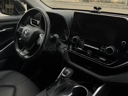 Toyota Highlander 2023 года за 24 500 000 тг. в Алматы – фото 28