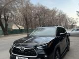 Toyota Highlander 2023 года за 24 500 000 тг. в Алматы – фото 4