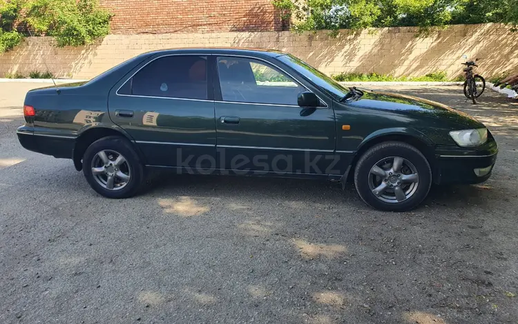 Toyota Camry 2000 годаүшін3 100 000 тг. в Усть-Каменогорск