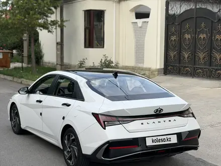 Hyundai Elantra 2023 года за 7 800 000 тг. в Шымкент – фото 2