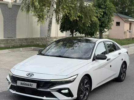 Hyundai Elantra 2023 года за 7 800 000 тг. в Шымкент