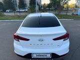 Hyundai Elantra 2019 года за 9 000 000 тг. в Астана – фото 4
