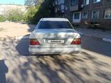 Mercedes-Benz E 300 1993 года за 500 000 тг. в Сатпаев – фото 2