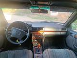 Mercedes-Benz E 300 1993 года за 500 000 тг. в Сатпаев – фото 4
