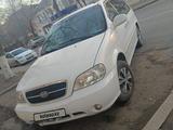 Kia Carnival 2003 года за 3 500 000 тг. в Караганда