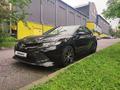 Toyota Camry 2020 года за 13 800 000 тг. в Алматы – фото 36