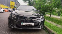 Toyota Camry 2020 года за 13 800 000 тг. в Алматы – фото 3