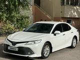 Toyota Camry 2020 года за 10 900 000 тг. в Астана – фото 2