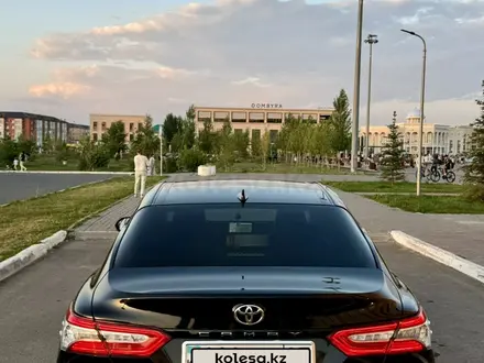 Toyota Camry 2021 года за 16 500 000 тг. в Уральск – фото 8