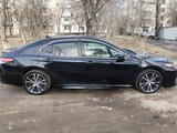 Toyota Camry 2020 года за 11 790 000 тг. в Павлодар – фото 5