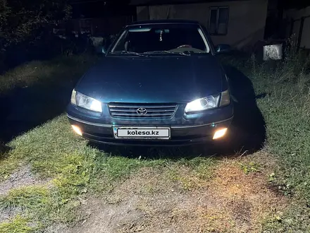 Toyota Camry 1998 года за 3 000 000 тг. в Алматы