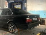 BMW 520 1992 года за 800 000 тг. в Караганда – фото 2