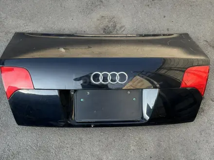 Крышка багажника на Audi A4 за 40 000 тг. в Алматы – фото 7