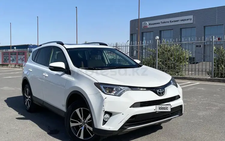 Toyota RAV4 2018 годаfor9 500 000 тг. в Актау