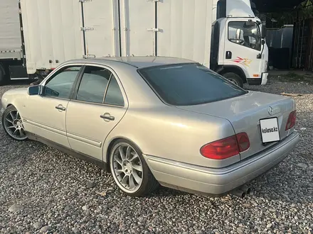 Mercedes-Benz E 55 AMG 1996 года за 3 500 000 тг. в Алматы
