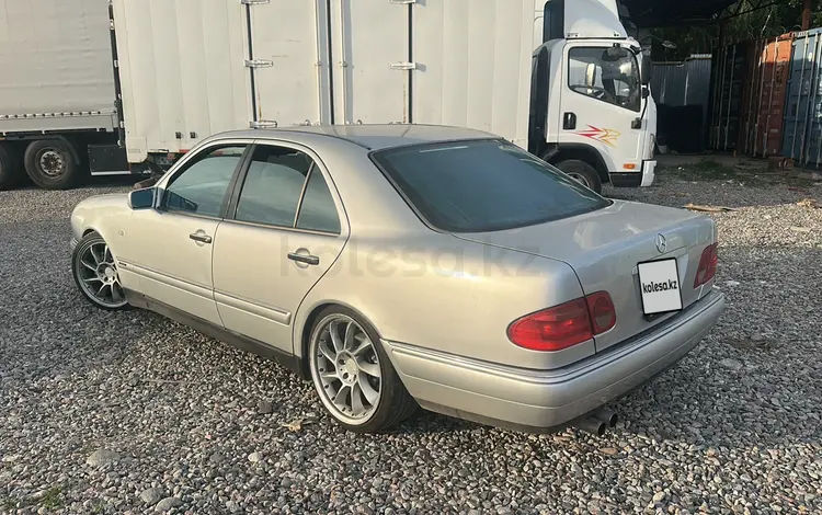 Mercedes-Benz E 55 AMG 1996 года за 3 500 000 тг. в Алматы
