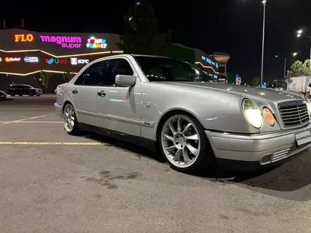 Mercedes-Benz E 55 AMG 1996 года за 3 500 000 тг. в Алматы – фото 7