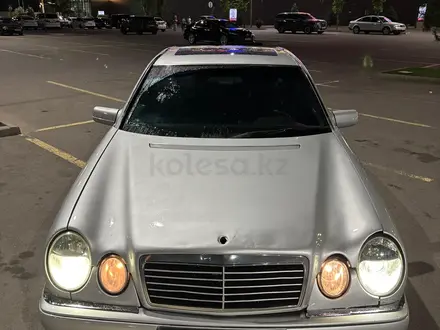 Mercedes-Benz E 55 AMG 1996 года за 3 500 000 тг. в Алматы – фото 8