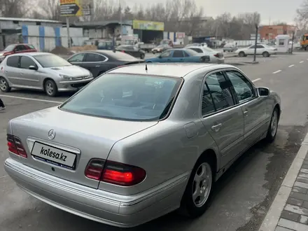 Mercedes-Benz E 280 2000 года за 3 600 000 тг. в Алматы – фото 4