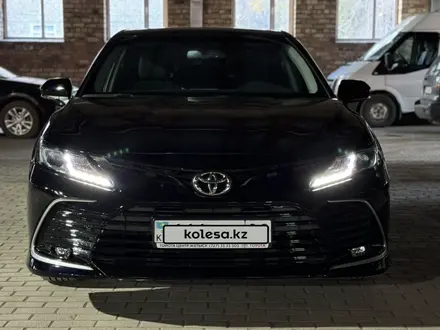 Toyota Camry 2021 года за 13 300 000 тг. в Караганда – фото 43