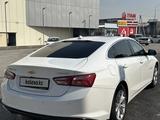 Chevrolet Malibu 2022 года за 11 000 000 тг. в Шымкент – фото 2