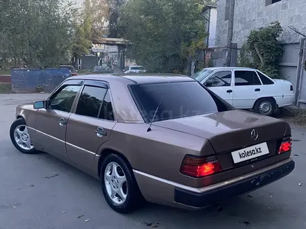 Mercedes-Benz E 230 1990 года за 1 600 000 тг. в Алматы – фото 20