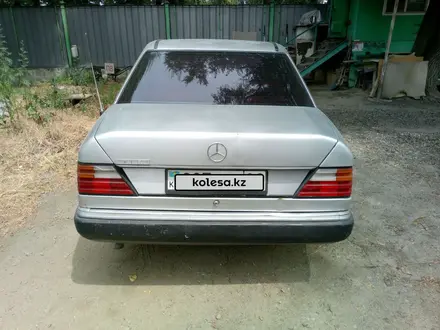 Mercedes-Benz E 230 1992 года за 1 580 000 тг. в Алматы