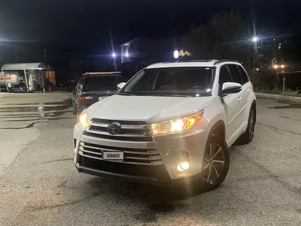 Toyota Highlander 2018 года за 13 400 000 тг. в Тараз