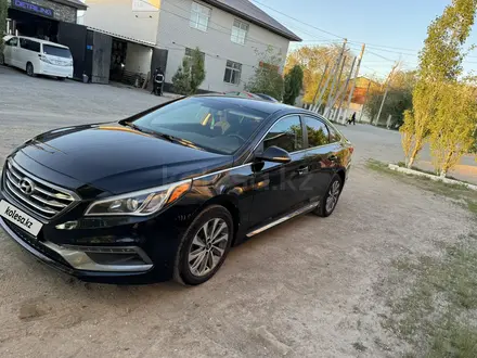 Hyundai Sonata 2015 года за 7 500 000 тг. в Актобе – фото 4