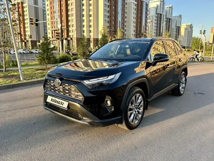 Toyota RAV4 2023 года за 19 000 000 тг. в Астана