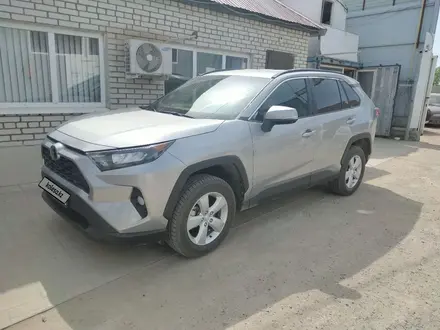 Toyota RAV4 2019 года за 15 000 000 тг. в Уральск