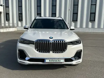 BMW X7 2019 года за 28 000 000 тг. в Алматы