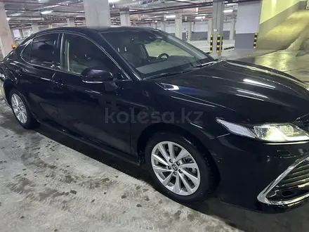 Toyota Camry 2023 года за 19 000 000 тг. в Астана