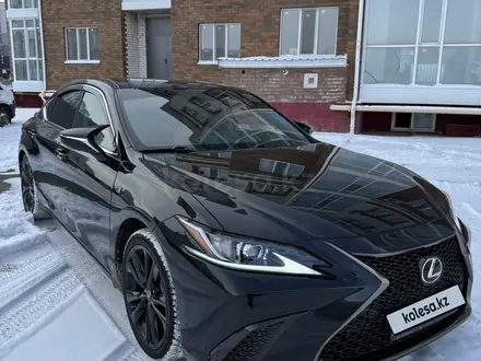 Lexus ES 250 2023 года за 25 000 000 тг. в Астана